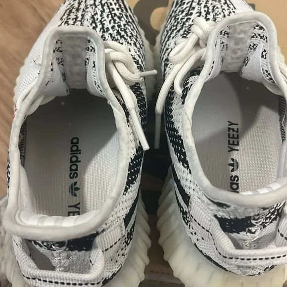 Yeezy Boost 350 V2 ZEBRA 🦓 - Picture 7 of 11